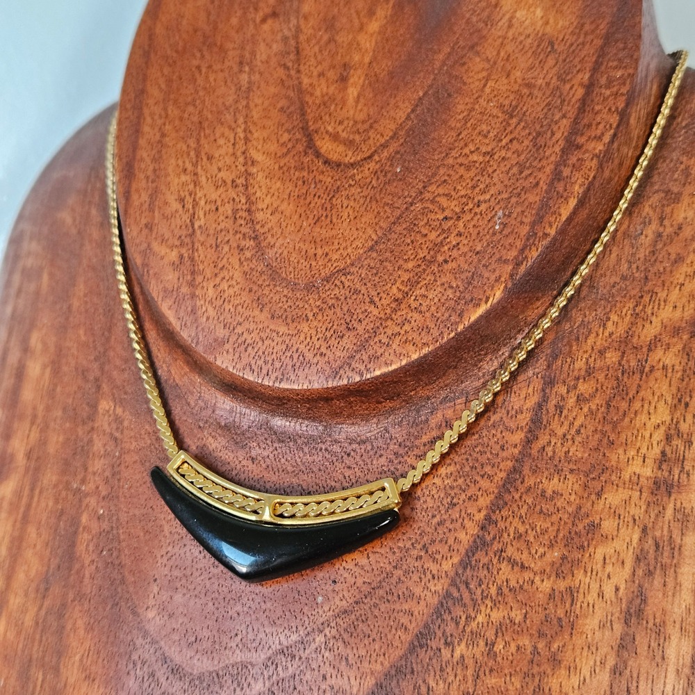 Crown Trifari Vtg‎ 60s Gold Tone Black Lucite Chevron Necklace Braided Chain MCM